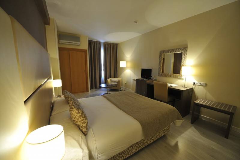 اتاق استاندارد, Puerta De Segovia