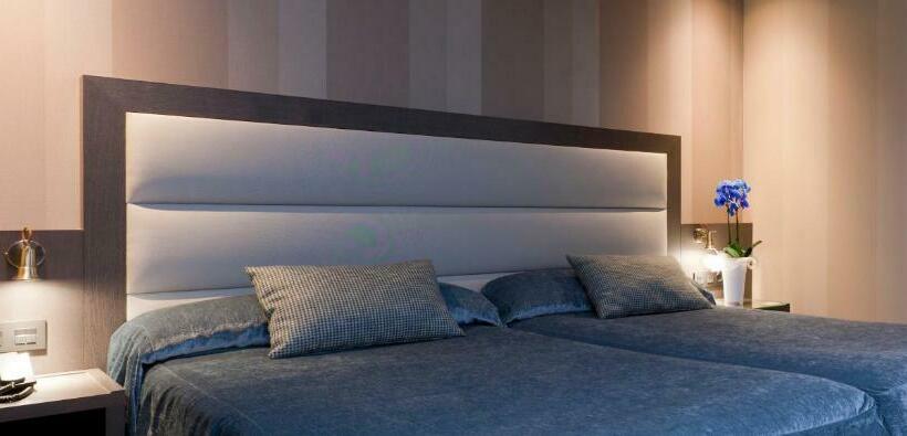 스탠다드 룸, Reina Cristina