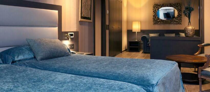 발코니가 있는 스위트, Reina Cristina