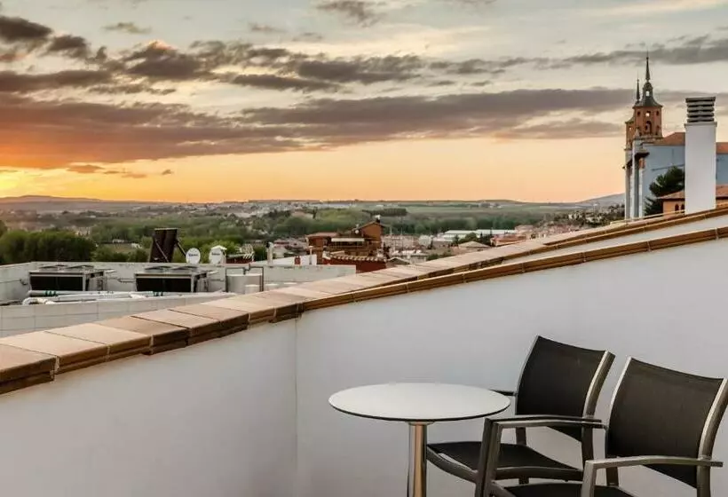 Standard Triple Room with Terrace, Reina Cristina