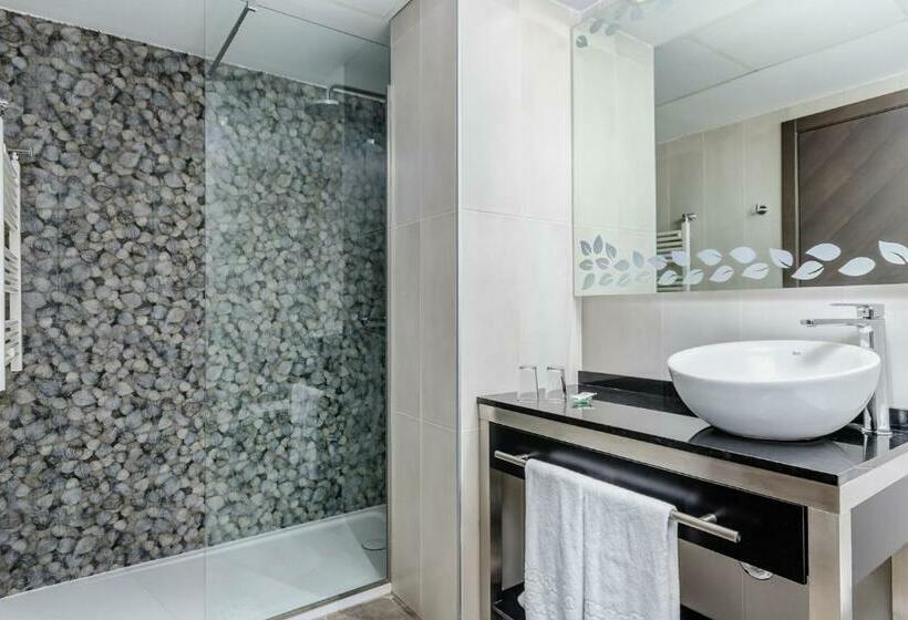 스탠다드 트리플 룸 테라스, Reina Cristina