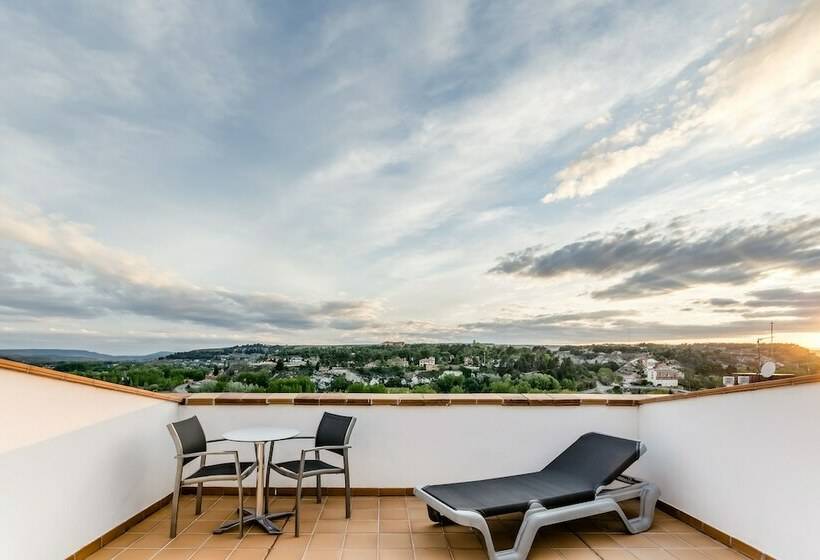 Standard Triple Room with Terrace, Reina Cristina