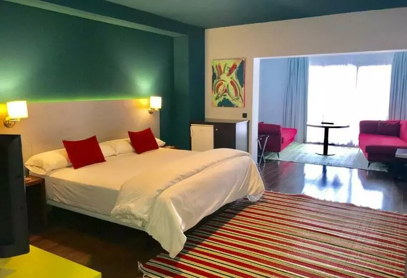 سوییت جونیور, Ritual Torremolinos - Adults Only