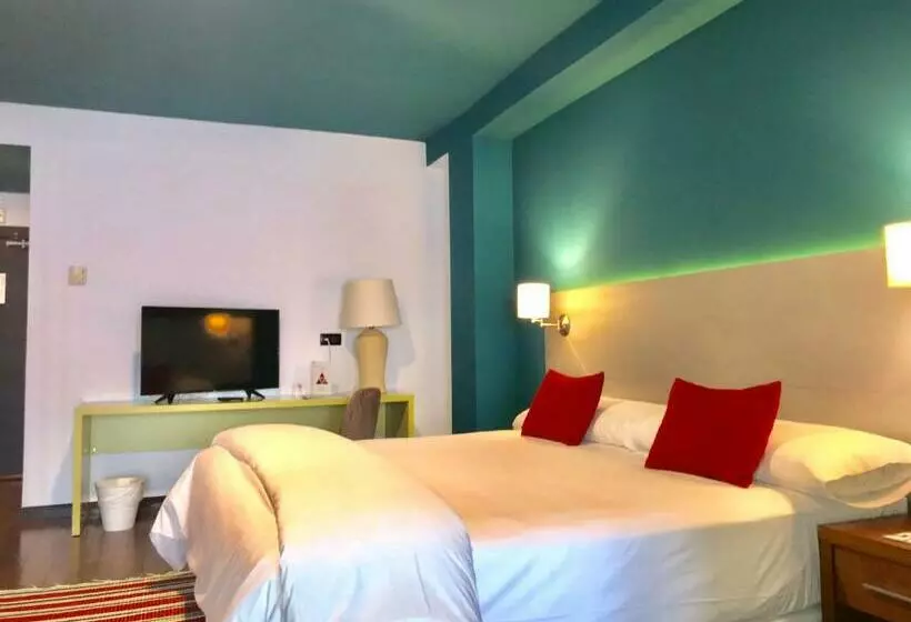 سوییت جونیور, Ritual Torremolinos - Adults Only