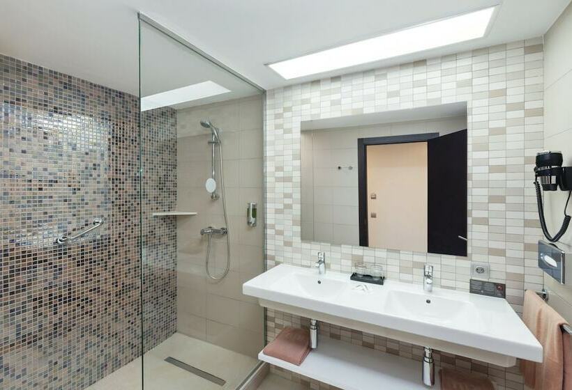 جناح جونيور مطلّ علي البحر, Hotel Riu Costa del Sol - All Inclusive