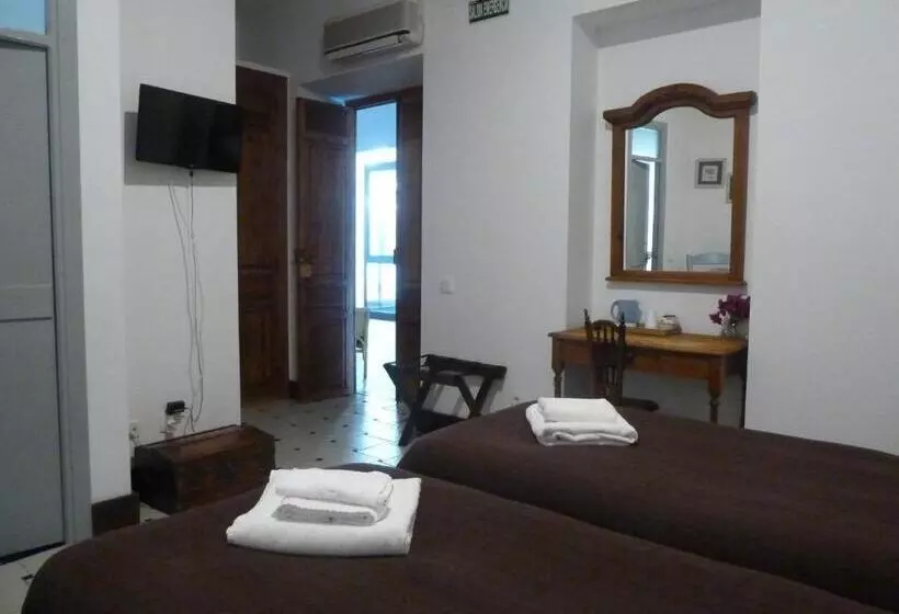 اتاق استاندارد سه نفره, Entreolivos