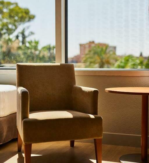 家庭间, Silken Alandalus Palace