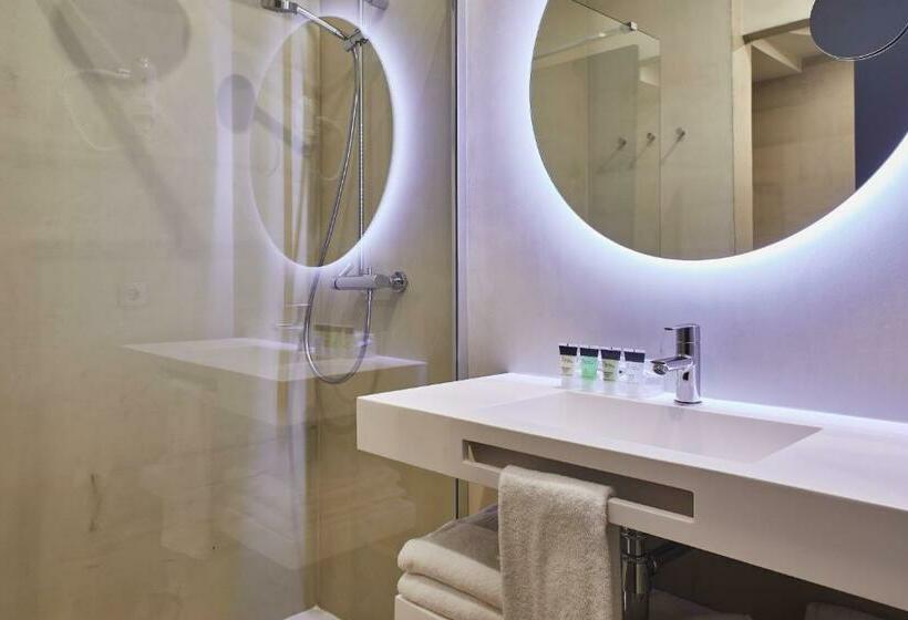 舒适房间带泳池景, Silken Alandalus Palace