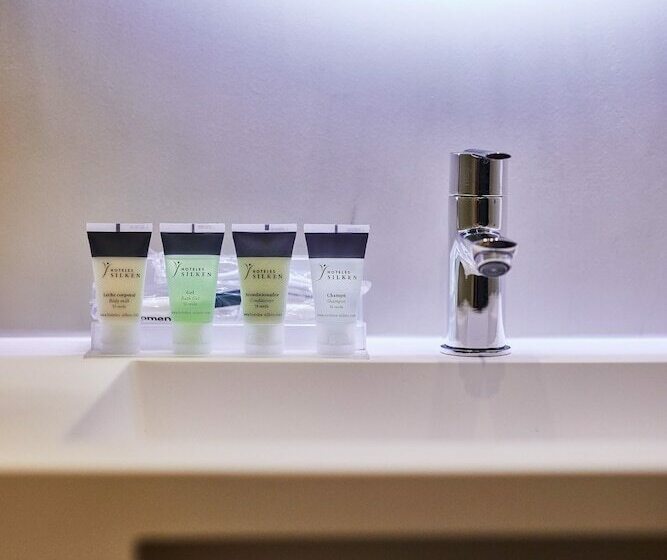 舒适房间带泳池景, Silken Alandalus Palace