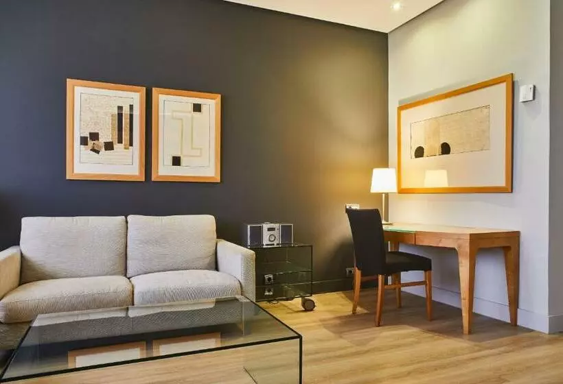 سوییت جونیور, Eurostars Al-Ándalus Palace