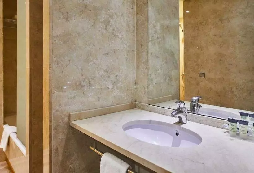 اتاق استاندارد, Eurostars Al-Ándalus Palace