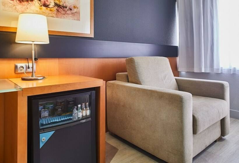 חדר סטנדרט לשלושה, Eurostars Al-Ándalus Palace