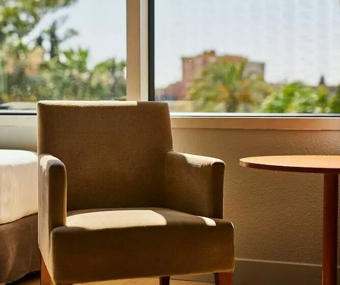 اتاق استاندارد سه نفره, Eurostars Al-Ándalus Palace