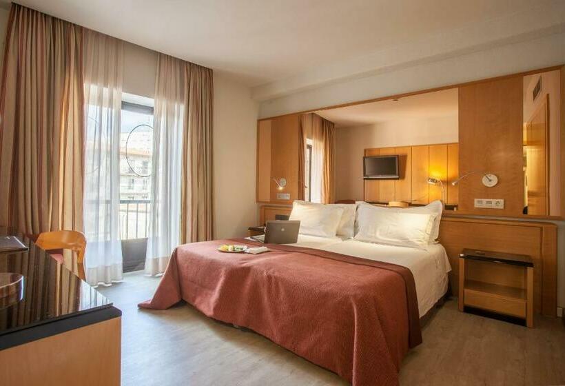 スタンダードルーム, Silken Rona Dalba