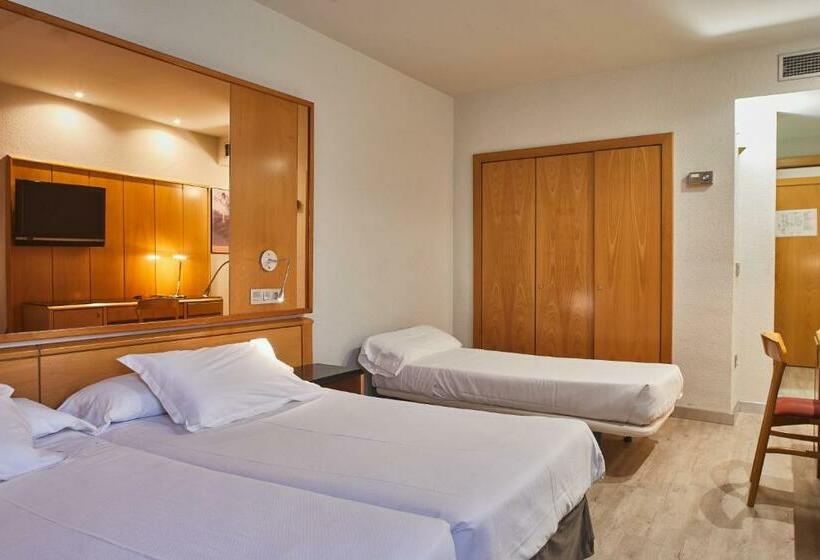 スタンダードルーム, Silken Rona Dalba