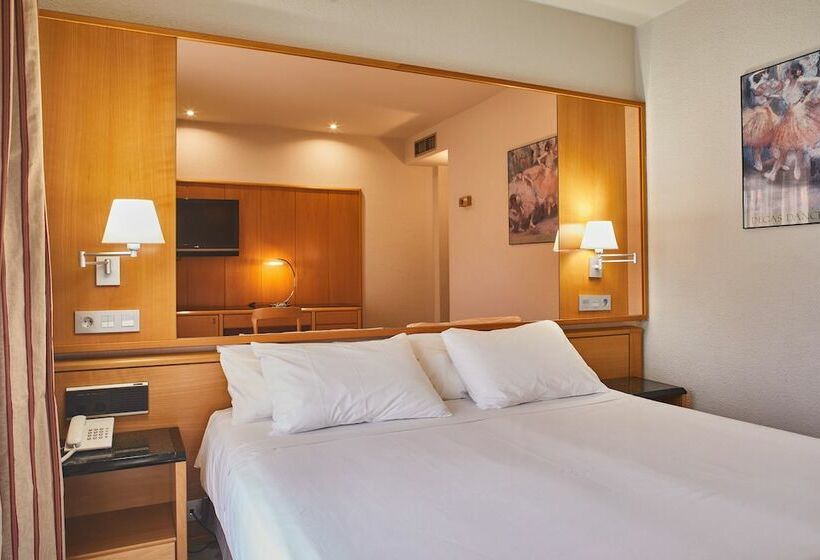 スタンダードルーム, Silken Rona Dalba