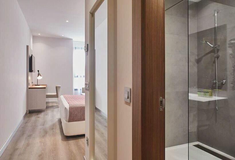 デラックストリプルルーム, Silken Rona Dalba