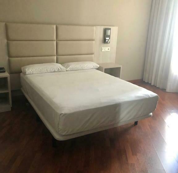 Номер Стандарт, B&b Hotel Zaragoza Royal