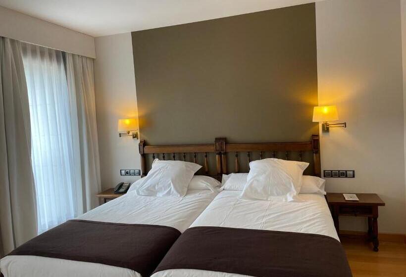 Номер Стандарт, Parador De Puebla De Sanabria