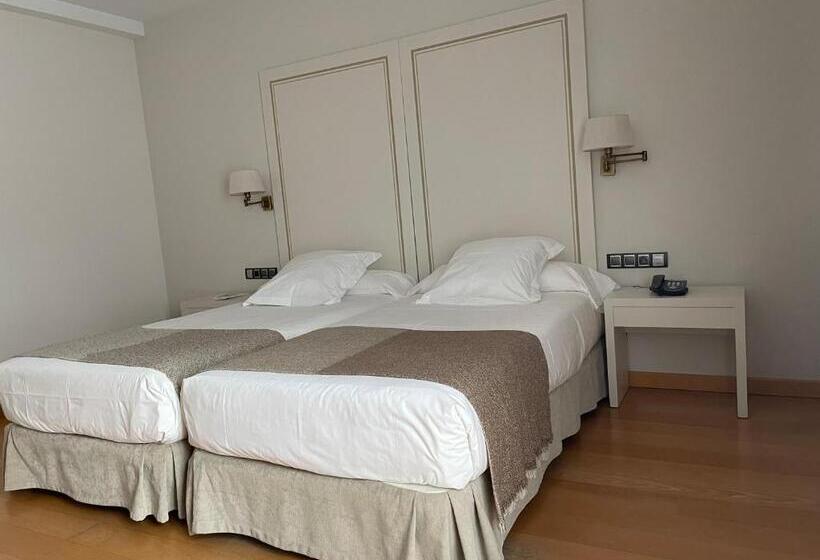 Номер Стандарт, Parador De Puebla De Sanabria