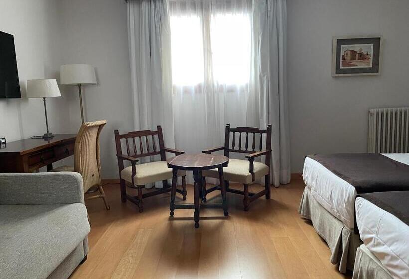 Номер Стандарт, Parador De Puebla De Sanabria