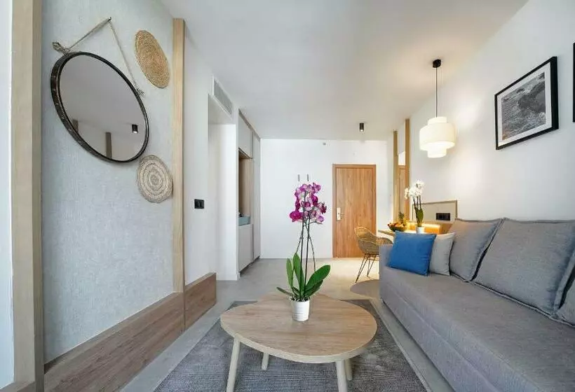 Sviitti Allasnäkymä, Hovima Suites Costa Adeje