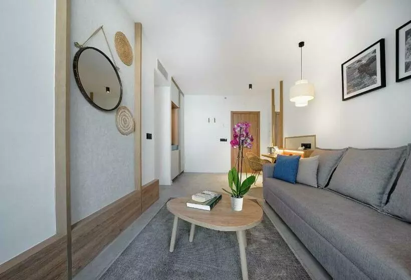 Sviitti Allasnäkymä, Hovima Suites Costa Adeje