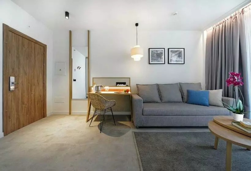 Sviitti Allasnäkymä, Hovima Suites Costa Adeje