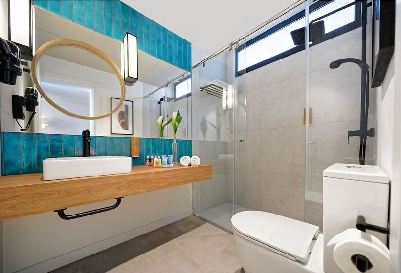 جناح مطلّ علي حمام السباحة, Labranda Suites Costa Adeje