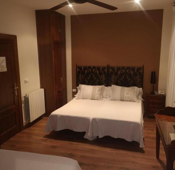 غرفة كلاسيكية رباعية, Hostal Plaza