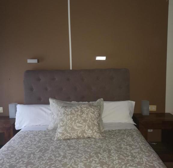 غرفة ديلوكس مطلة على المدينة, Hostal Plaza