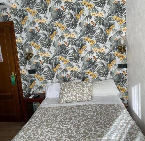 غرفة ديلوكس مطلة على المدينة, Hostal Plaza