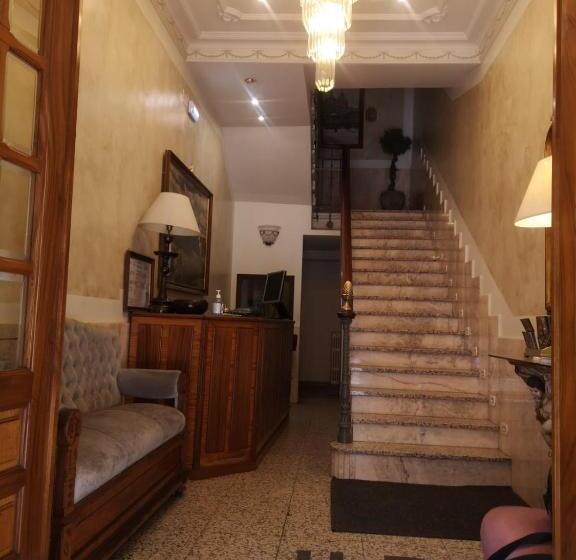 غرفة قياسية ثلاثية, Hostal Plaza