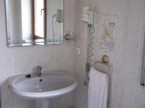 חדר סטנדרט, Alemar