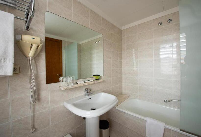 스탠다드 룸, Borrell