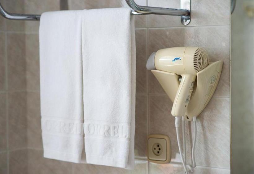 スタンダードルーム, Borrell