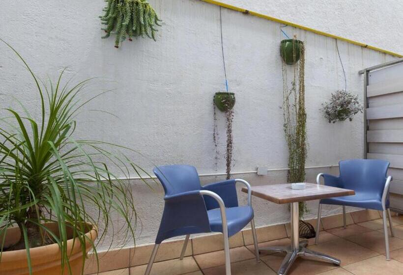 基本间, Canyelles Platja