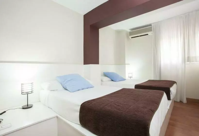 اتاق استاندارد چهار تخته, Olympia Consul Del Mar