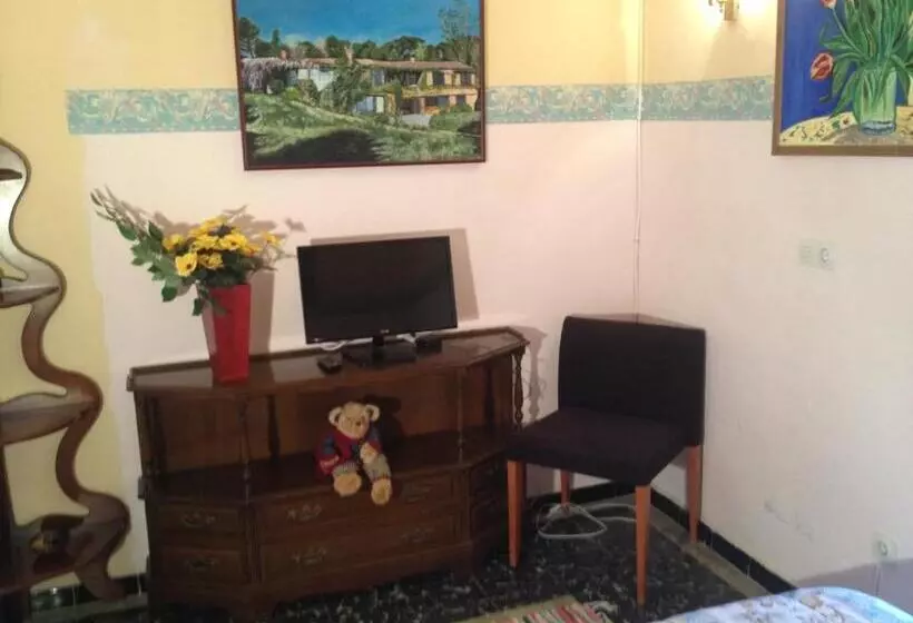 Standaard Driepersoonskamer, Comodoro