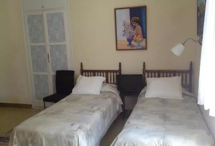 Standaard Driepersoonskamer, Comodoro