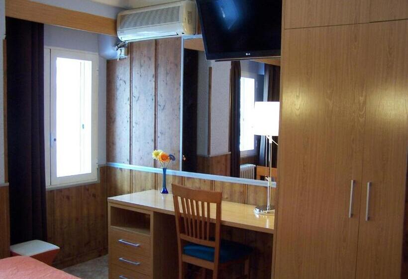 Номер Стандарт Трехместный, Hostal El Carmen