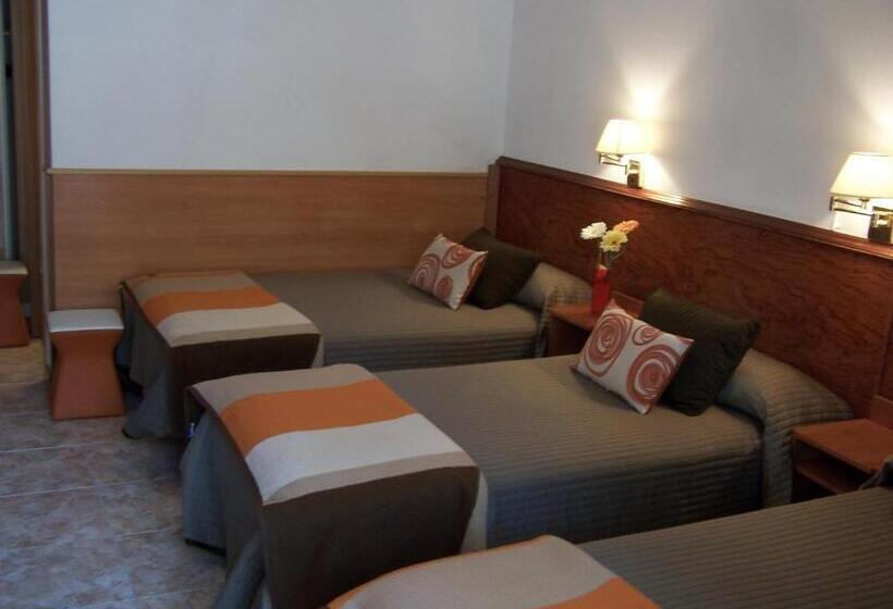 Номер Стандарт Трехместный, Hostal El Carmen