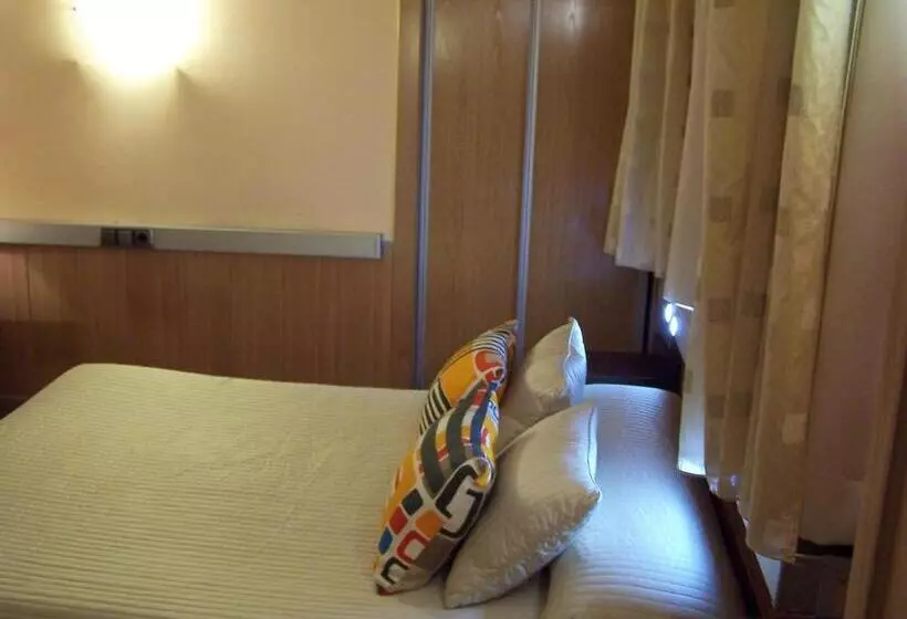 اتاق عادی, Hostal El Carmen