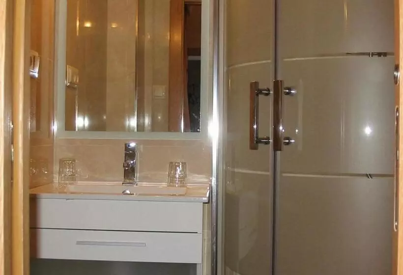 اتاق استاندارد یک نفره, Hostal El Carmen