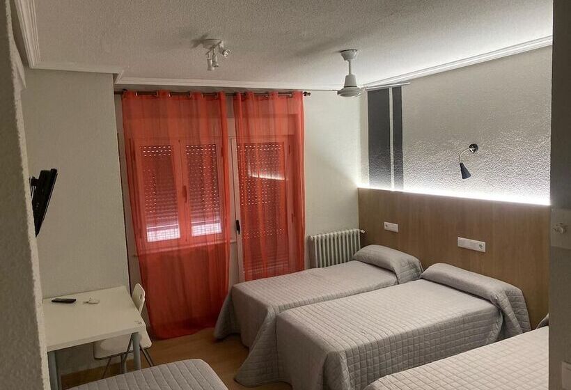 غرفة قياسية, Hostal Uría