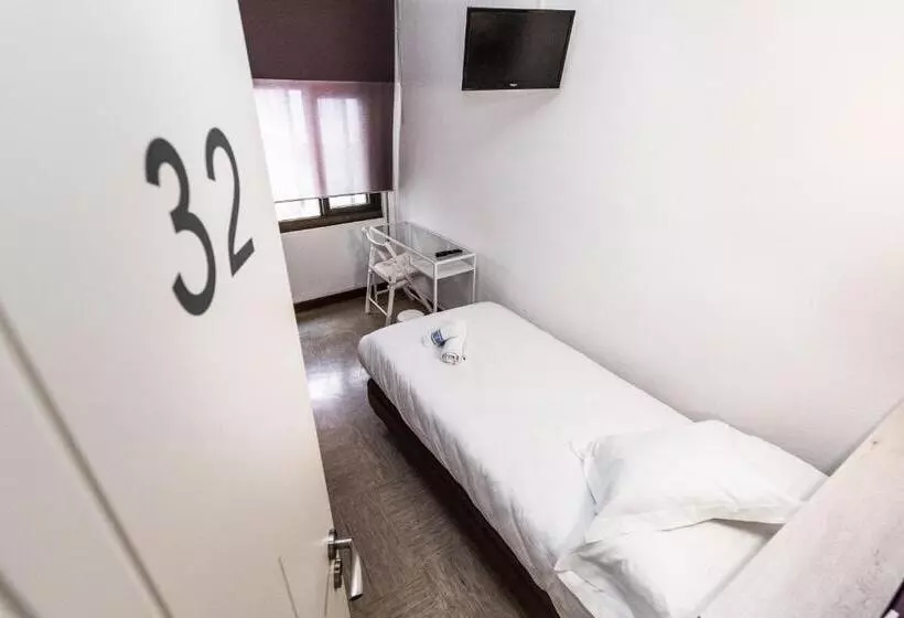 اتاق استاندارد یک تخته با سرویس بهداشتی مشترک, Hostal Viena