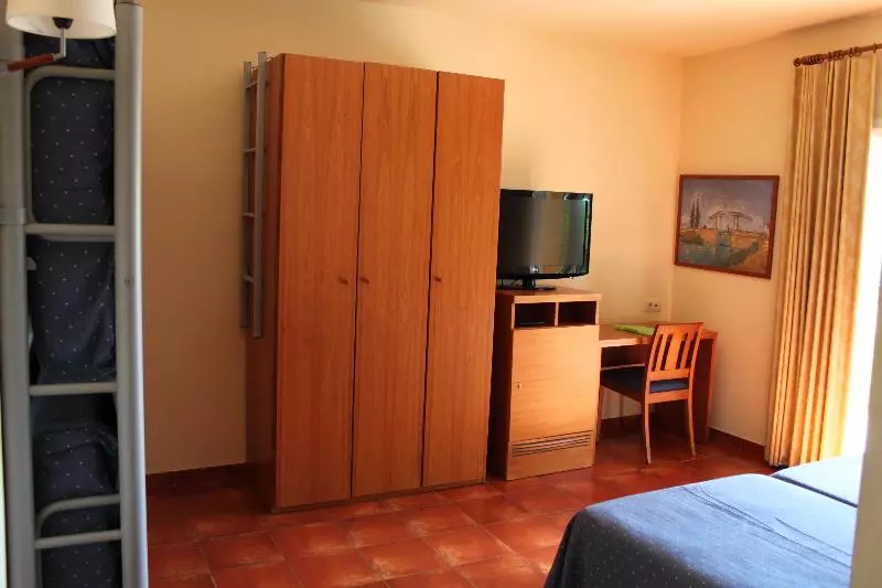 Standard Quadruple Room, Restaurant Hotel Picasso
