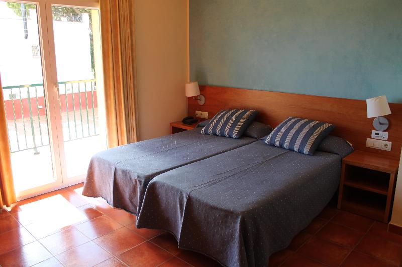 Четырехместный Номер Стандарт, Restaurant Hotel Picasso