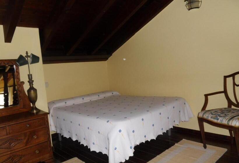 غرفة قياسية ثلاثية, El Carmen