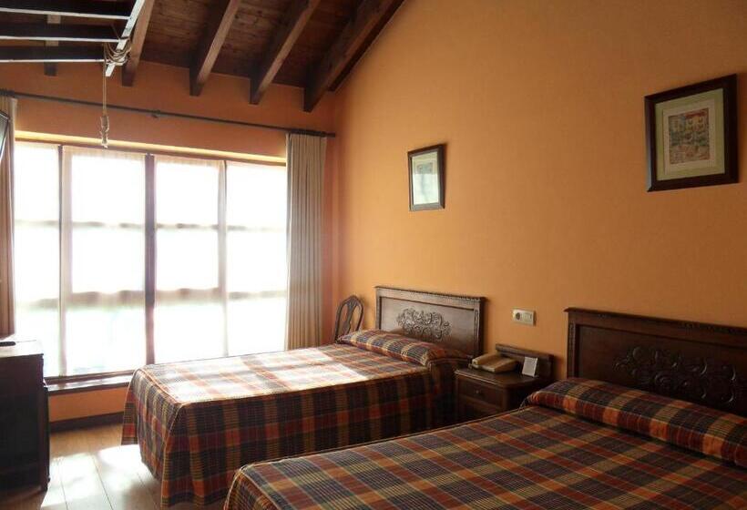 غرفة قياسية ثلاثية, El Carmen